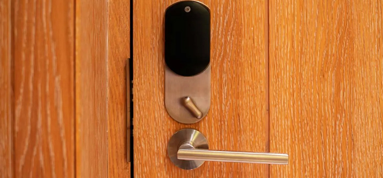 Automatic Locking Door Knob Ukiah